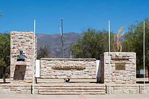 Archivo:Monumento a Manuel Rodríguez, Tiltil 20200208 08