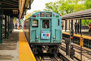 Archivo:NYC Subway TMC vc