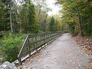 Archivo:Ohio and Erie Canal Towpath Trail Section