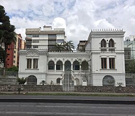 Palacio La Alhambra, Quito.jpg