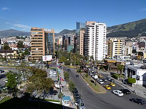 Archivo:Panoramic View - Quito, Ecuador - South America02