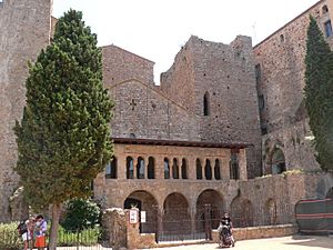 Archivo:Porta Ferrada de Sant Feliu de Guixols Monestir