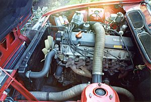 Archivo:Rover SD1 2300 engine bay