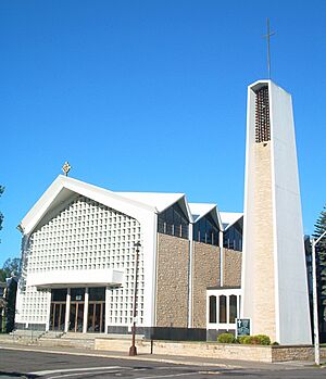 Archivo:Saint Patrick's Cathedral Thunder Bay