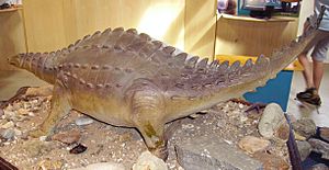 Archivo:Scelidosaurus model