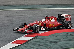 Archivo:Sebastian Vettel-Ferrari 2015 (3)