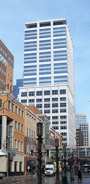 Archivo:US Bancorp Center Minneapolis 1