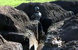 Archivo:Ukranian army trench in Donbass