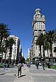 2016 inicio de la Avenida 18 de julio Plaza de La Independencia ytorre del Palacio Salvo en Montevido