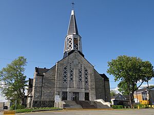 Archivo:220529-053-St-Joseph