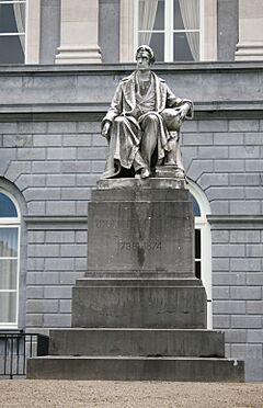 Archivo:Adolphe Quetelet Standbeeld