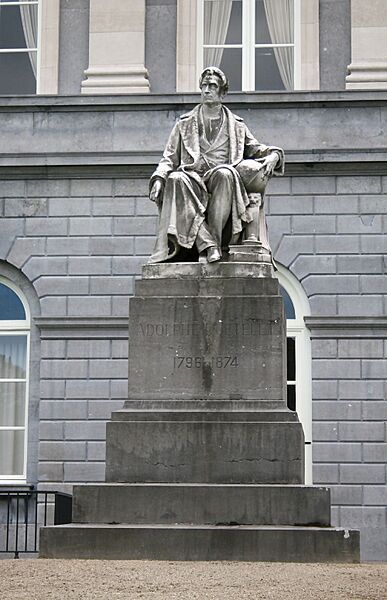 Adolphe Quetelet Standbeeld