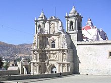 Archivo:Basílica de la Soledad1