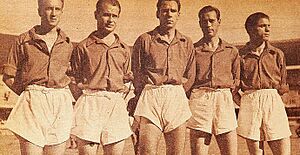 Archivo:Basora, Igoa, Zarra, Panizo y Gaínza, Estadio, 1950-07-15 (374)