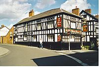 Archivo:Black Bear Inn, Whitchurch, Shropshire