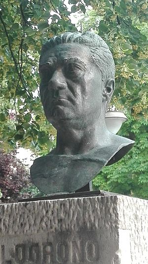 Archivo:Busto de Eduardo González-Gallarza, Logroño 3