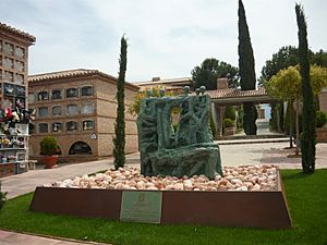 Archivo:Cementerio de Granada 4