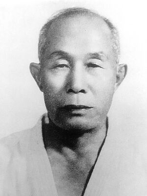 Archivo:Choi Yong-sool portrait 888