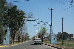 Entrada a Baigorrita (partido de General Viamonte) por la Ruta Provincial 65.jpg