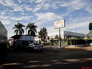 Archivo:Fábrica da Predilecta em São Lourenço do Turvo. A empresa gera mais de 1.300 empregos diretos e aproximadamente 5.000 empregos indiretos. - panoramio