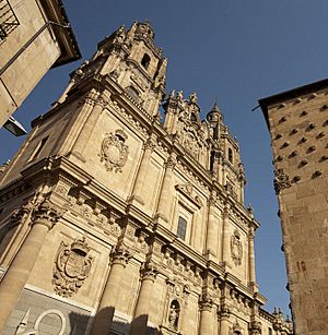 Archivo:Fachada de La Clerecía, Salamanca