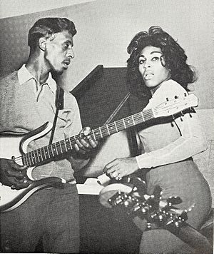 Archivo:Ike & Tina Turner - Cash Box 1962
