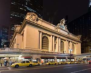 Archivo:Image-Grand central Station Outside Night 2