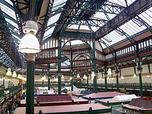Archivo:Kirkgate Market interior 002