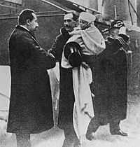 Archivo:Kong Haakon ankommer Norge 1905