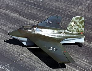 Archivo:Messerschmitt Me 163B USAF