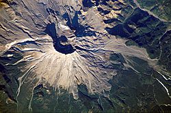 Archivo:Mt St Helens ISS 2002