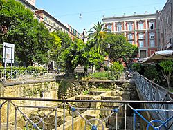 Archivo:Napoli - Panoramica su Piazza Bellini