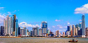 Archivo:Panama City Skyline 2017