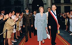 Archivo:Patricio Aylwin y Leonor Oyarzún en La Moneda