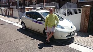 Archivo:Primer Taxi 100 % Eléctrico en España desde Octubre 2011