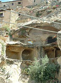 Archivo:Sperlinga grotte trogloditiche