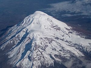 Archivo:Volcán Chimborazo visto desde un avión 02