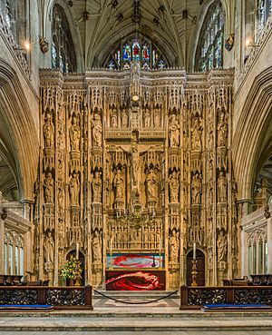 Archivo:Winchester Cathedral High Altar, Hampshire, UK - Diliff