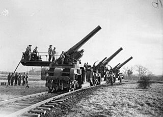 12inchRailwayHowitzersMkVCatterick12December1940.jpg