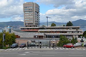 Archivo:2014-10-18 - Ayuntamiento - Vigo - Spain