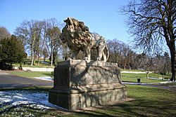 Archivo:Arboretum Lion - geograph.org.uk - 134353