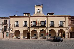 Archivo:Ayuntamiento de Turégano