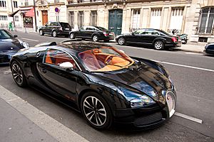 Archivo:Bugatti Veyron sang noir