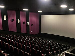 Archivo:Caribbean Cinemas Giftland