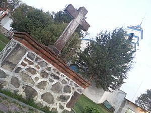 Archivo:Cruz del atrio de la antigua Iglesia de Santa Anita Huiloac