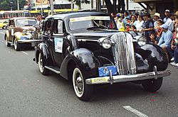 Archivo:Desfile de Autos Clasicos y Antiguos(56)