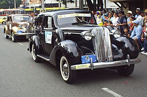 Archivo:Desfile de Autos Clasicos y Antiguos(56)