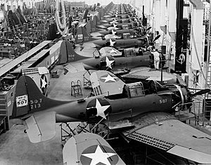 Archivo:Douglas SBD production line 1943