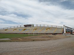 Archivo:Estadio Santiago de las Atalayas