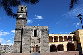 Ex convento franciscano de San Andrés Calpan.jpg